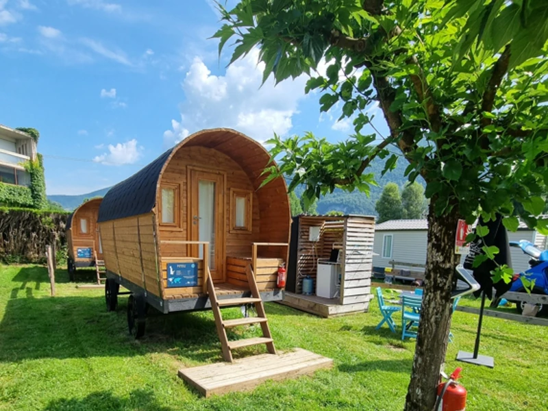Hébergements en roulottes et mobil-homes dans un camping